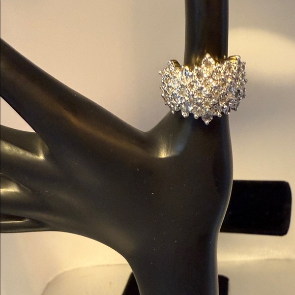 Elegant Moissanite 925 Sterling Silver Cluster Ring Size 5 - Picture 1 of 6